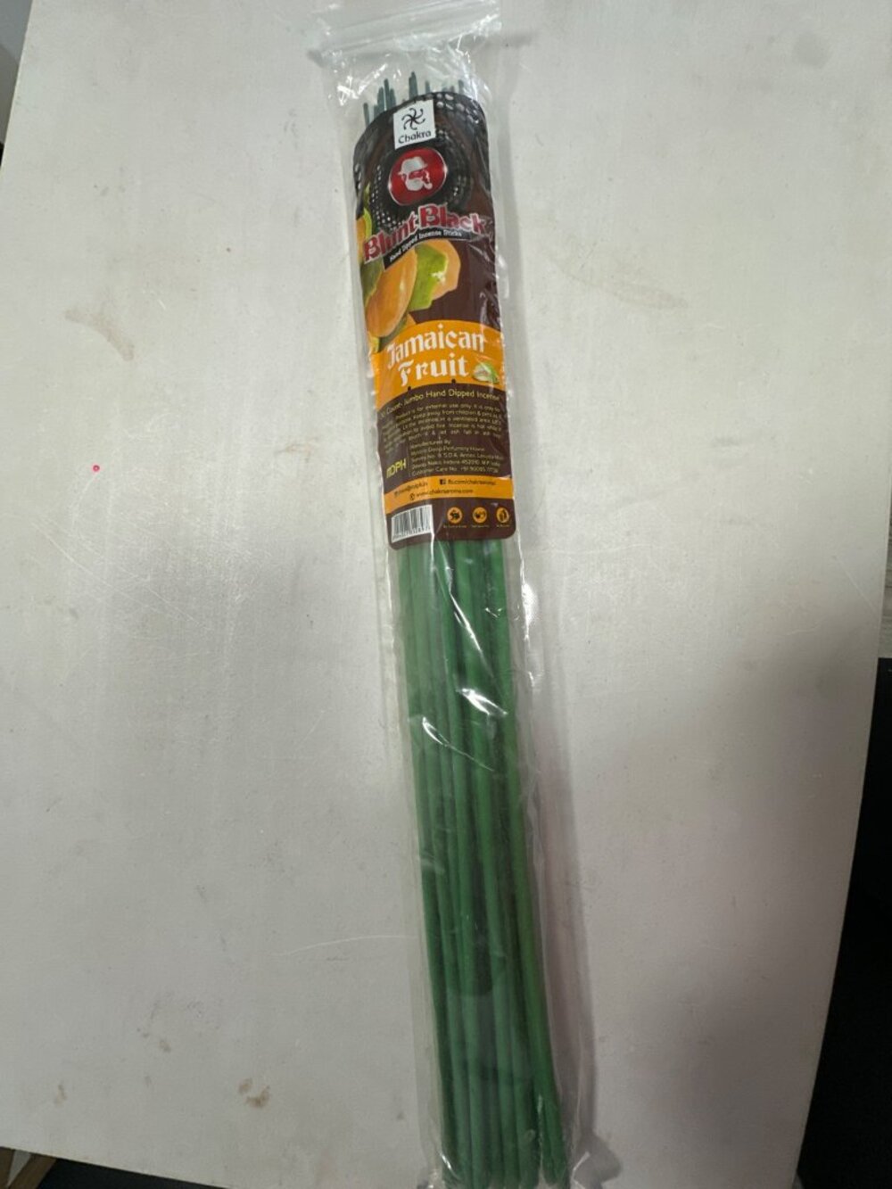 Paquete de incienso Blunt Black – Jamaican Fruit , con múltiples varillas jumbo